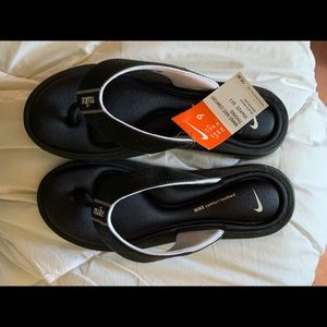 Nike flip flop